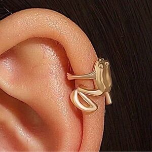 Goldtone Frog Ear Cuff